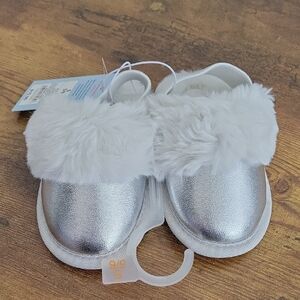 Silver and White Baby Girl Slipper Shoes with Faux Fur Size S 5/6 NWT